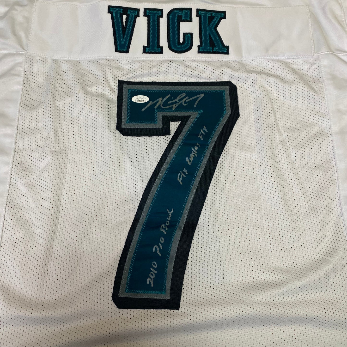 Michael Vick signed White #7 stitched jersey - Philadelphia Eagles QB